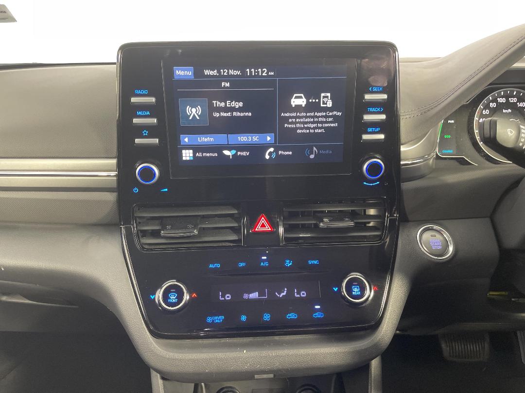 Photo '18' of Hyundai Ioniq Photo '18' of Hyundai Ioniq