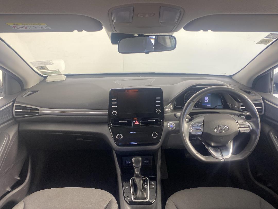 Photo '17' of Hyundai Ioniq Photo '17' of Hyundai Ioniq