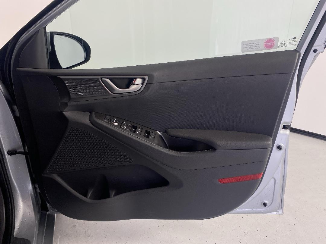 Photo '15' of Hyundai Ioniq