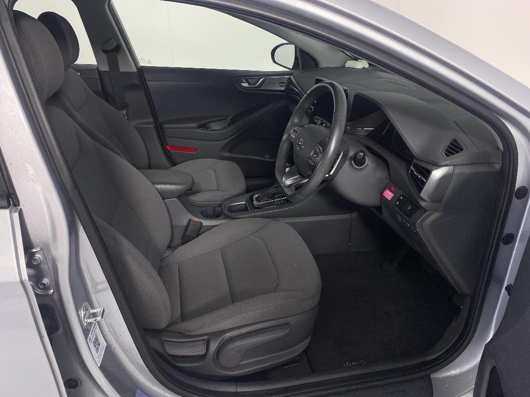 Photo '16' of Hyundai Ioniq