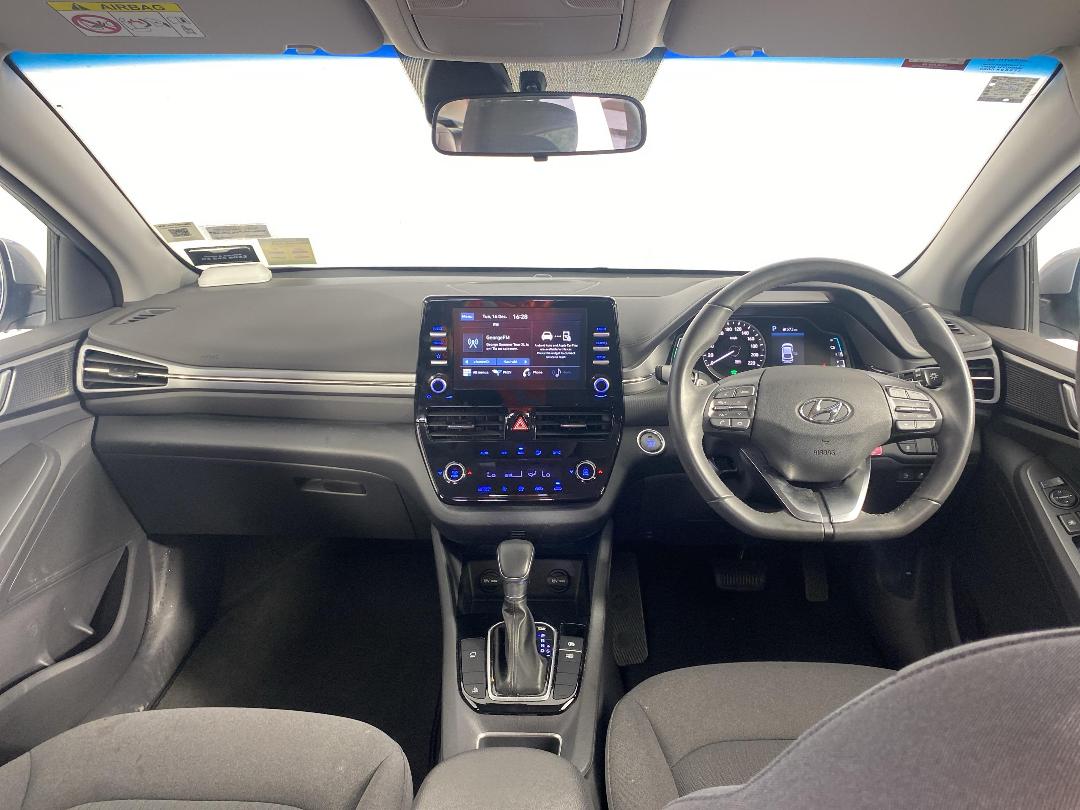 Photo '17' of Hyundai Ioniq