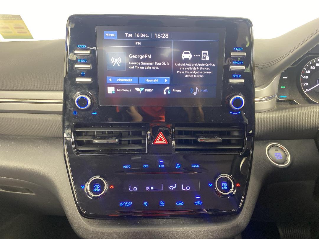 Photo '18' of Hyundai Ioniq