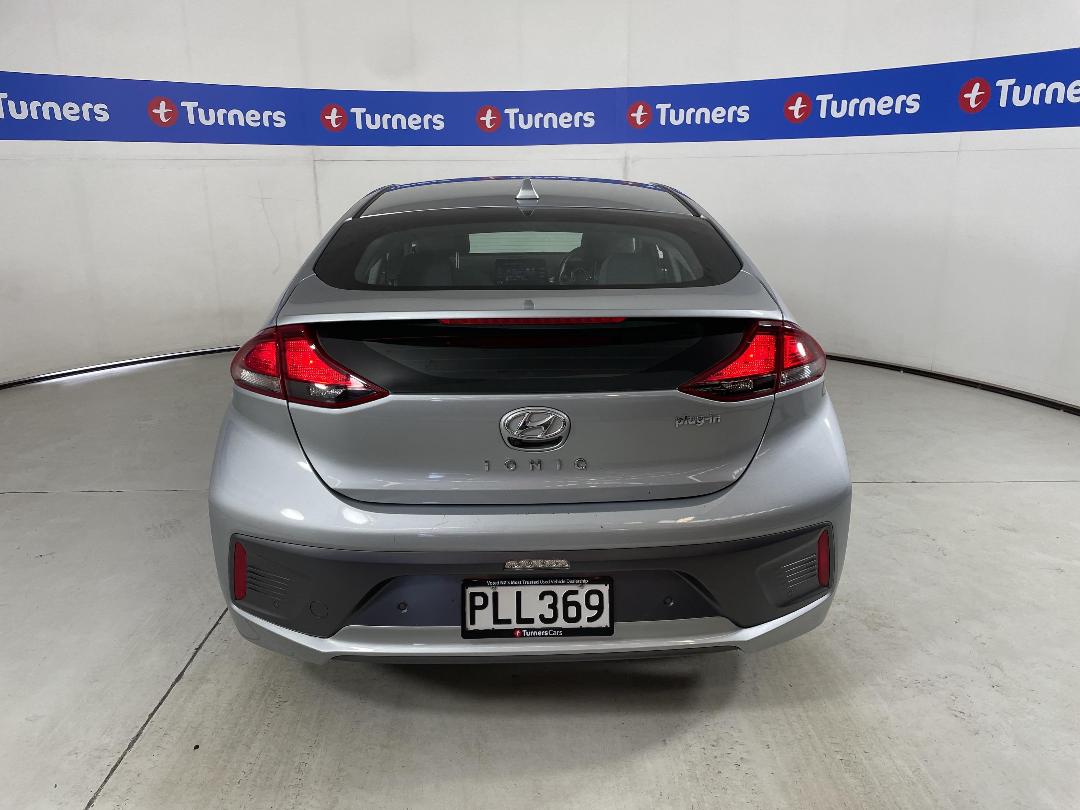 Photo '6' of Hyundai Ioniq Photo '6' of Hyundai Ioniq