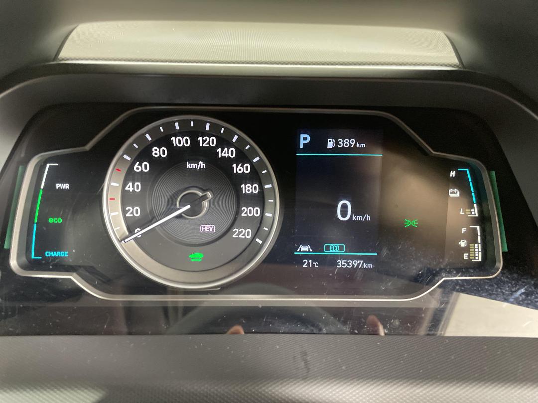 Photo '21' of Hyundai Ioniq Photo '21' of Hyundai Ioniq