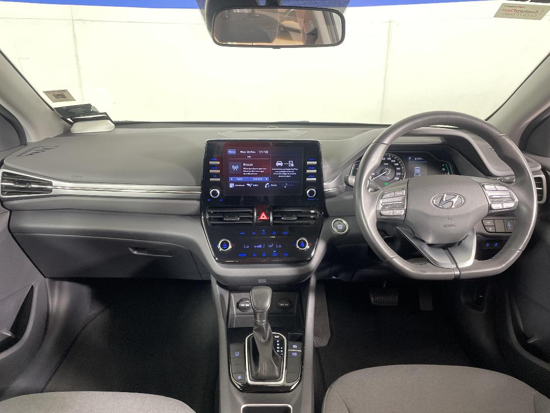 Photo '17' of Hyundai Ioniq Photo '17' of Hyundai Ioniq