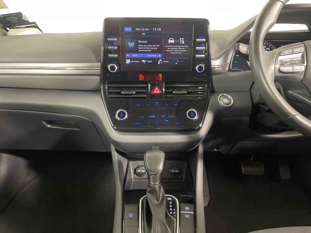 Photo '18' of Hyundai Ioniq Photo '18' of Hyundai Ioniq