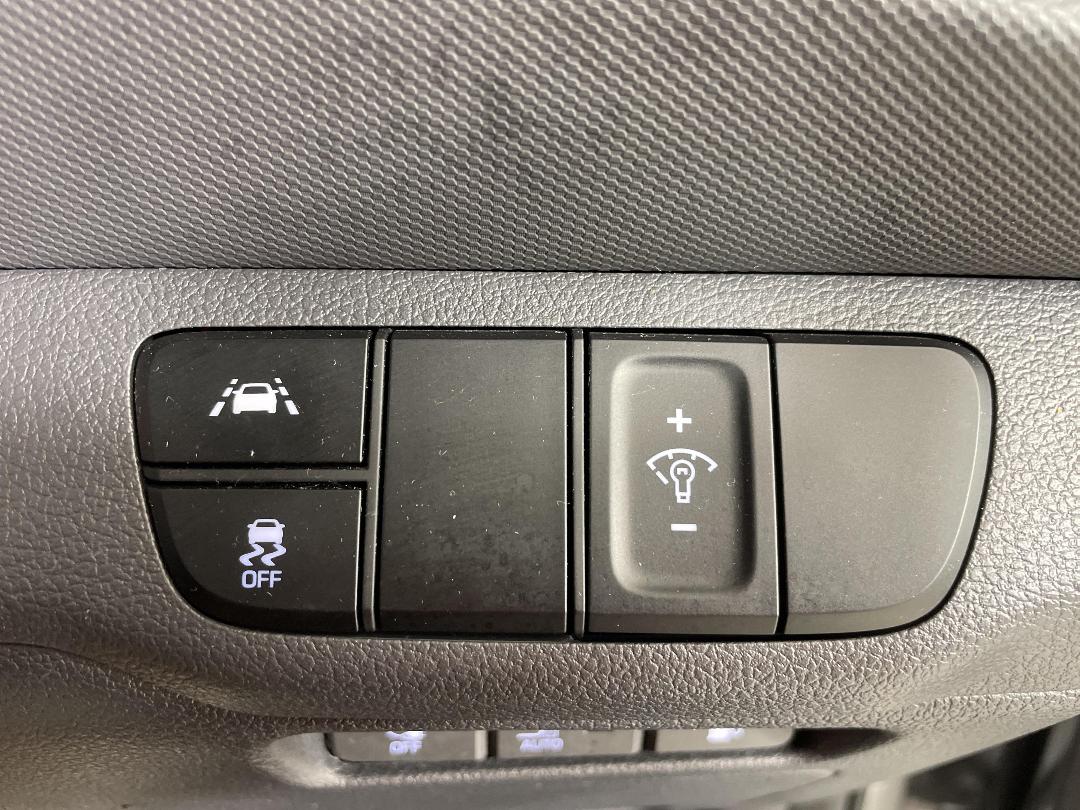 Photo '24' of Hyundai Ioniq Photo '24' of Hyundai Ioniq