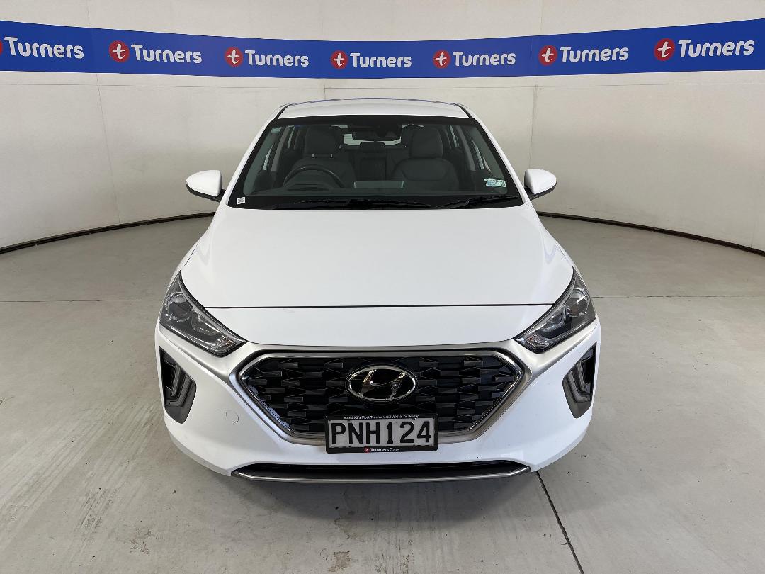 Photo '2' of Hyundai Ioniq Photo '2' of Hyundai Ioniq
