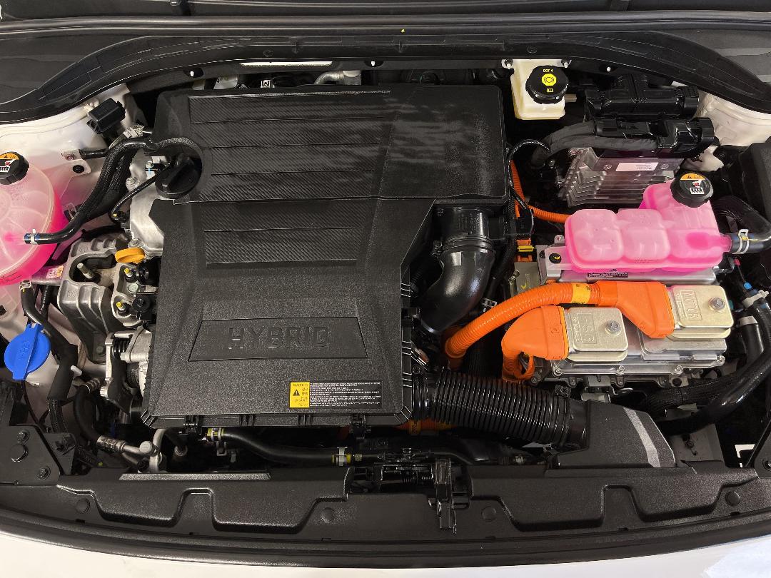 Photo '13' of Hyundai Ioniq Photo '13' of Hyundai Ioniq