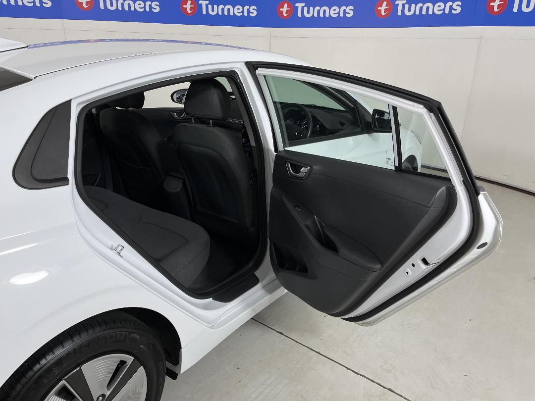 Photo '19' of Hyundai Ioniq Photo '19' of Hyundai Ioniq