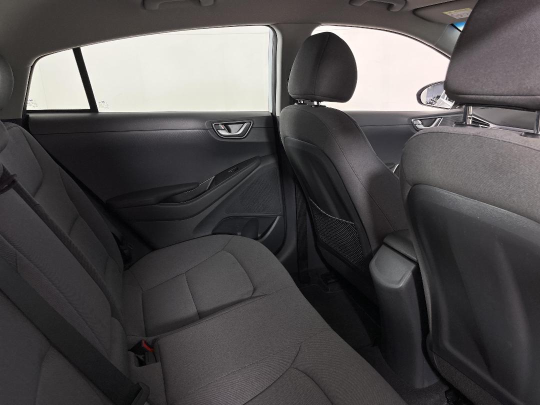 Photo '20' of Hyundai Ioniq Photo '20' of Hyundai Ioniq