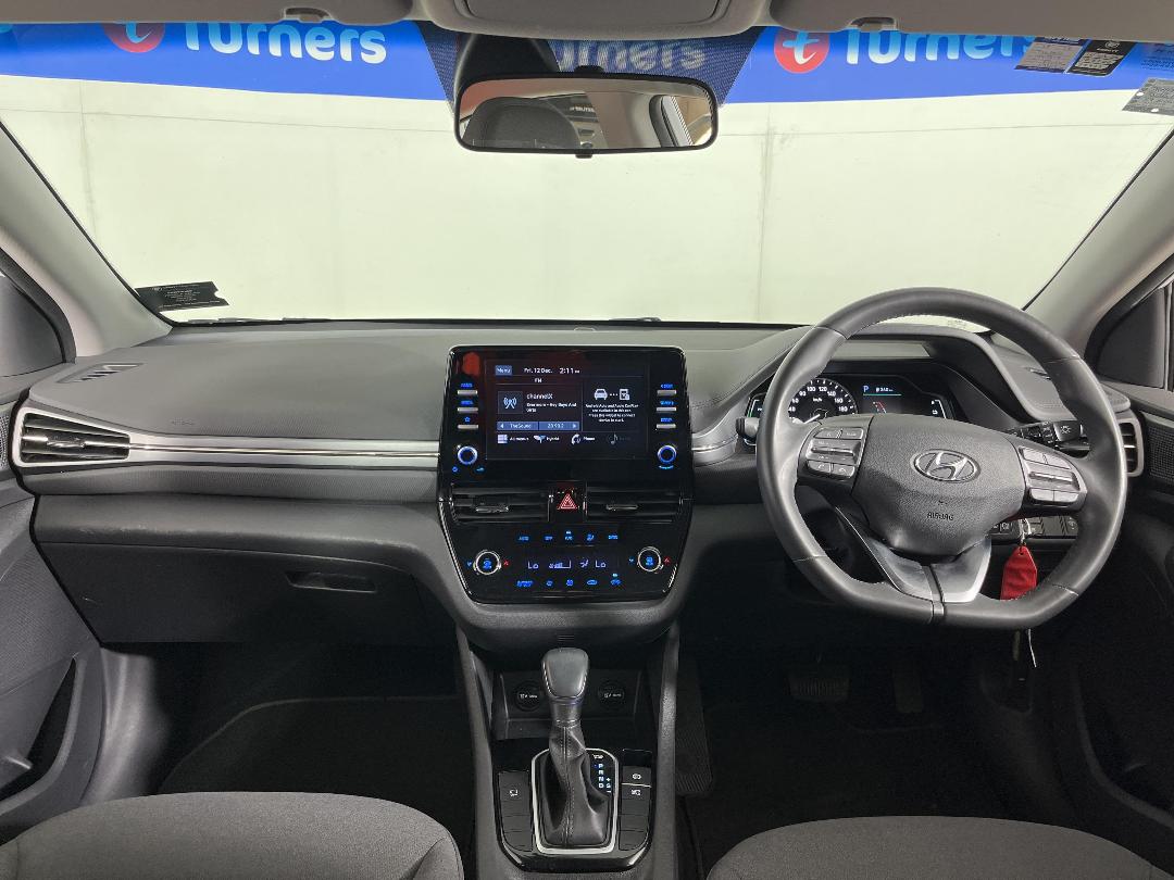 Photo '17' of Hyundai Ioniq Photo '17' of Hyundai Ioniq