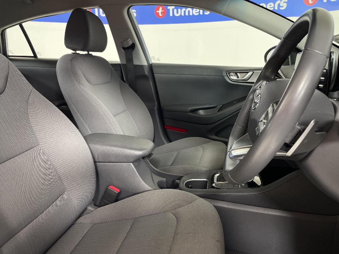 Photo '23' of Hyundai Ioniq