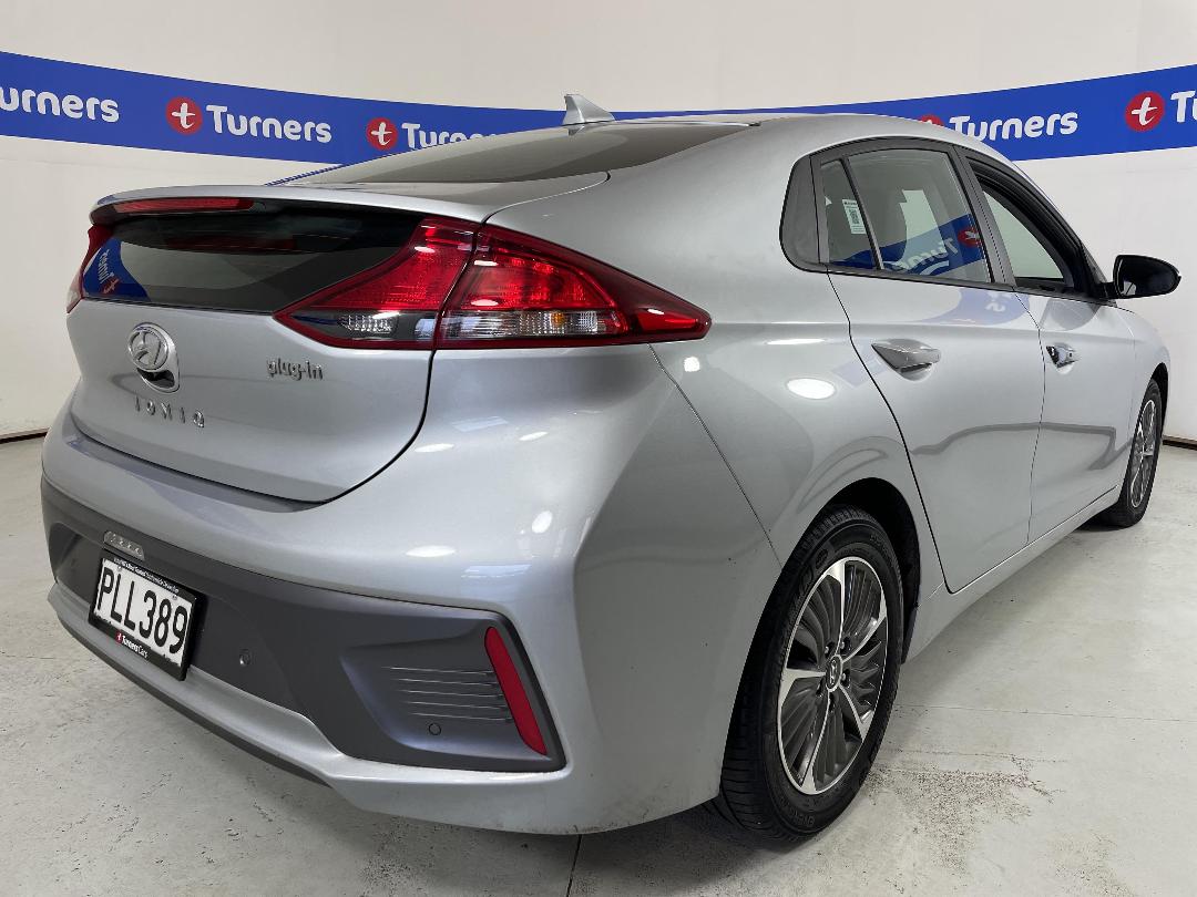 Photo '7' of Hyundai Ioniq Photo '7' of Hyundai Ioniq