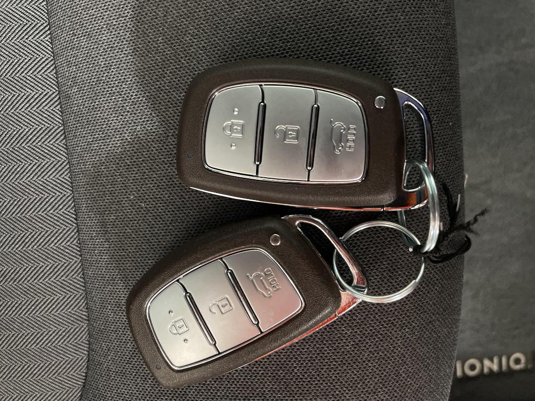 Photo '22' of Hyundai Ioniq Photo '22' of Hyundai Ioniq