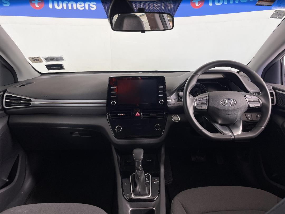 Photo '17' of Hyundai Ioniq Photo '17' of Hyundai Ioniq