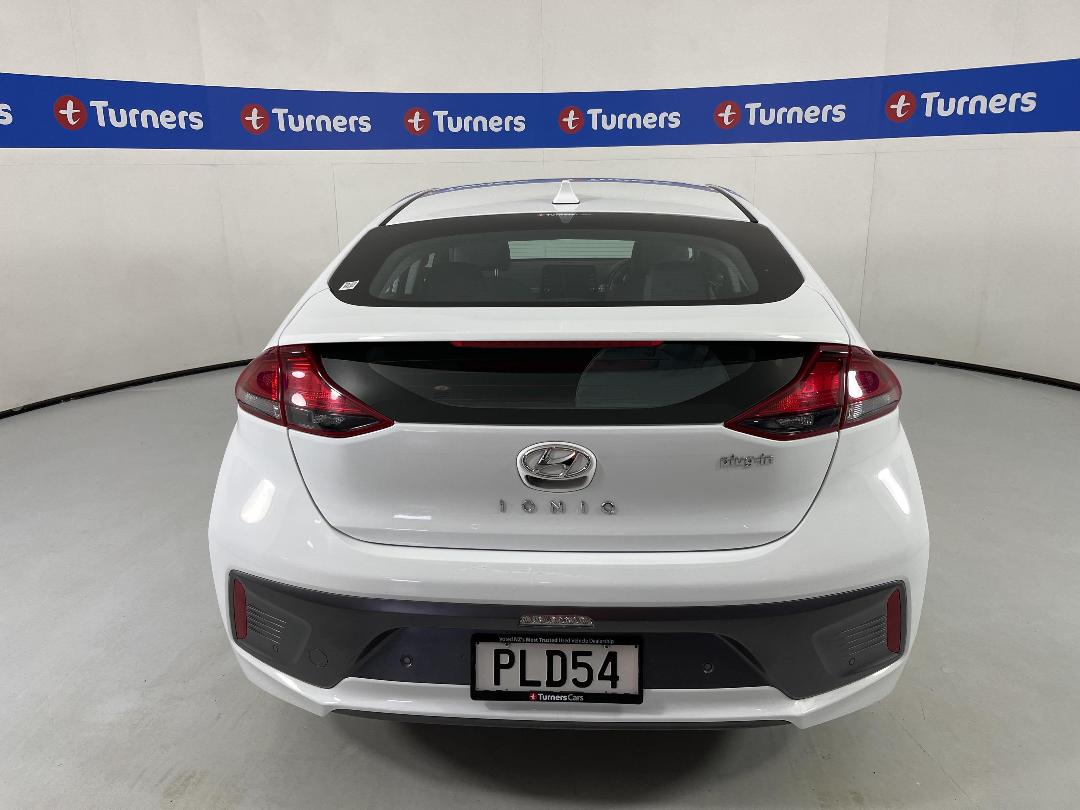 Photo '6' of Hyundai Ioniq Photo '6' of Hyundai Ioniq