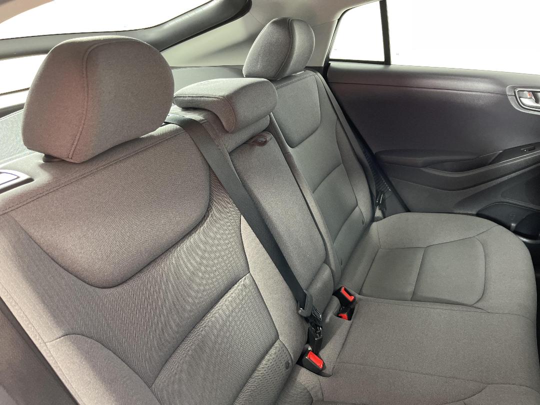 Photo '20' of Hyundai Ioniq Photo '20' of Hyundai Ioniq