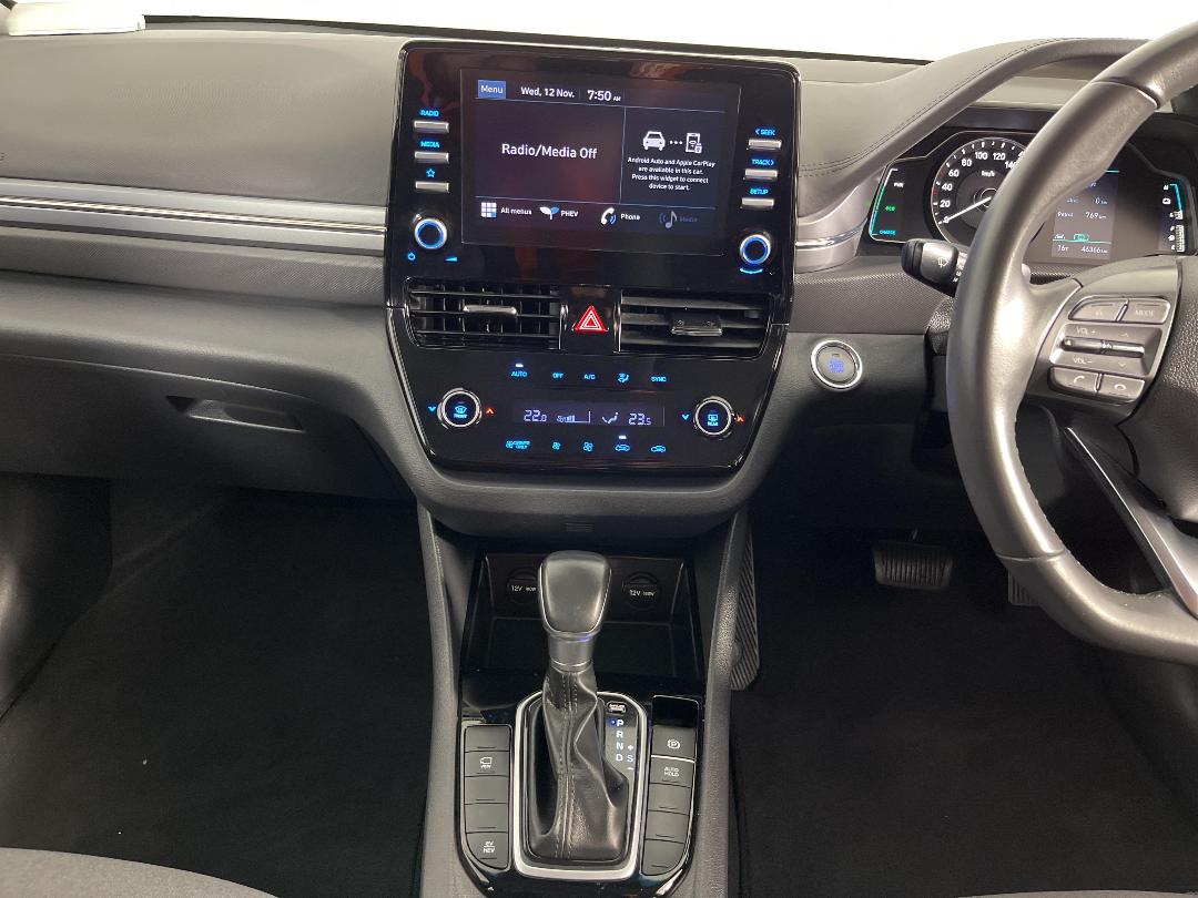 Photo '18' of Hyundai Ioniq Photo '18' of Hyundai Ioniq