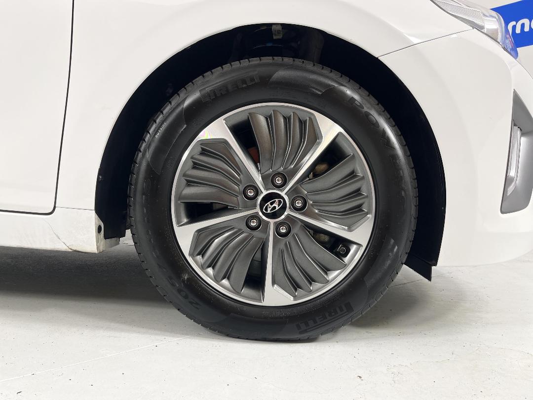 Photo '9' of Hyundai Ioniq Photo '9' of Hyundai Ioniq