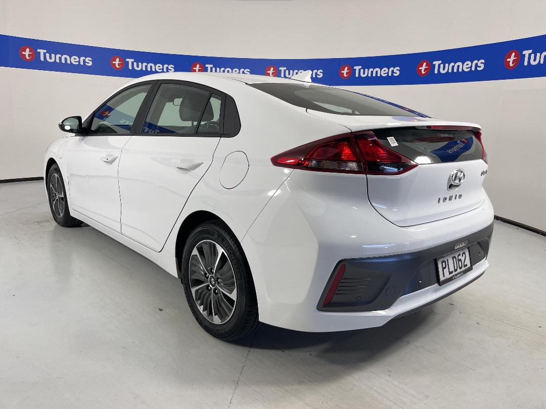 Photo '5' of Hyundai Ioniq Photo '5' of Hyundai Ioniq