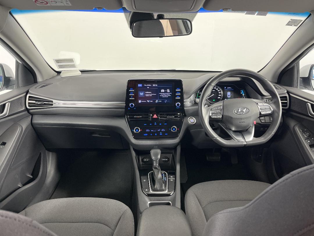 Photo '17' of Hyundai Ioniq Photo '17' of Hyundai Ioniq