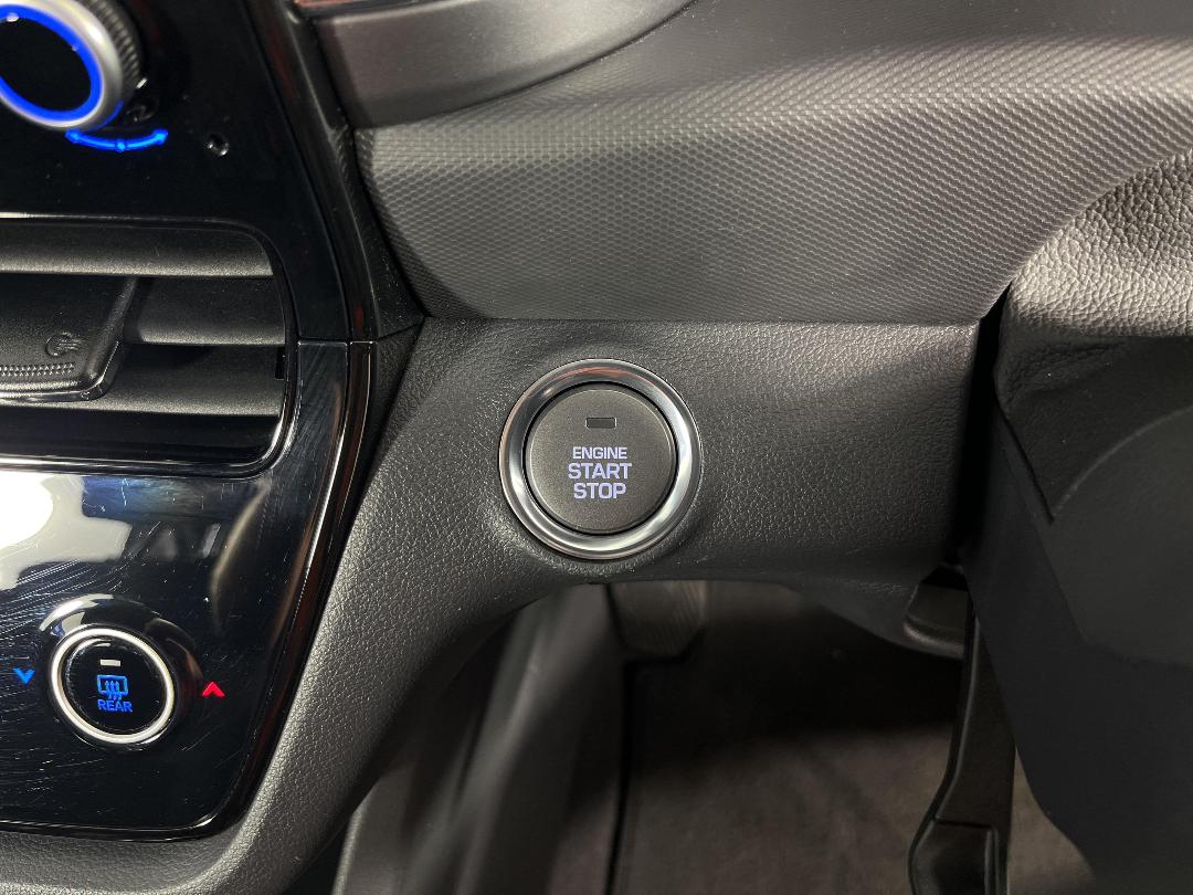 Photo '30' of Hyundai Ioniq Photo '30' of Hyundai Ioniq