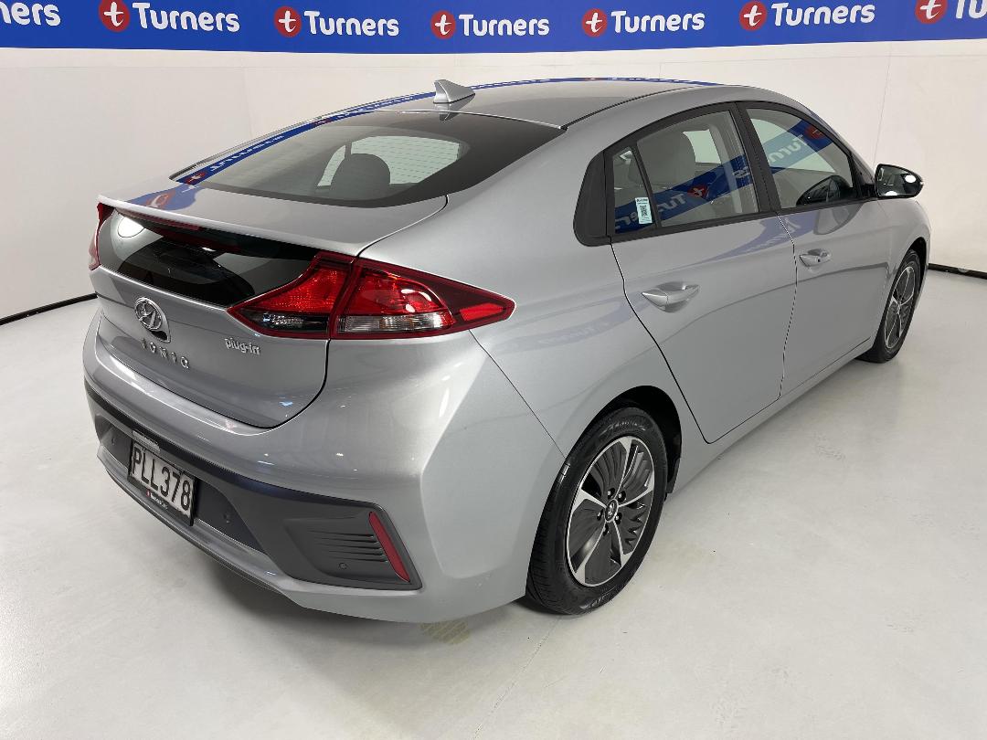 Photo '7' of Hyundai Ioniq Photo '7' of Hyundai Ioniq
