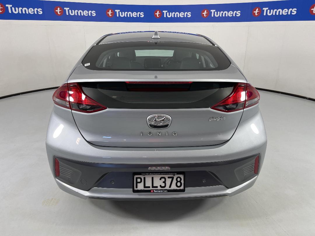 Photo '6' of Hyundai Ioniq Photo '6' of Hyundai Ioniq