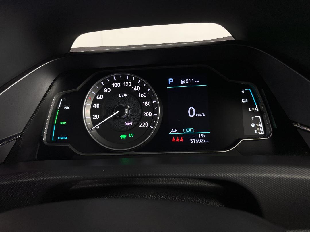 Photo '21' of Hyundai Ioniq Photo '21' of Hyundai Ioniq