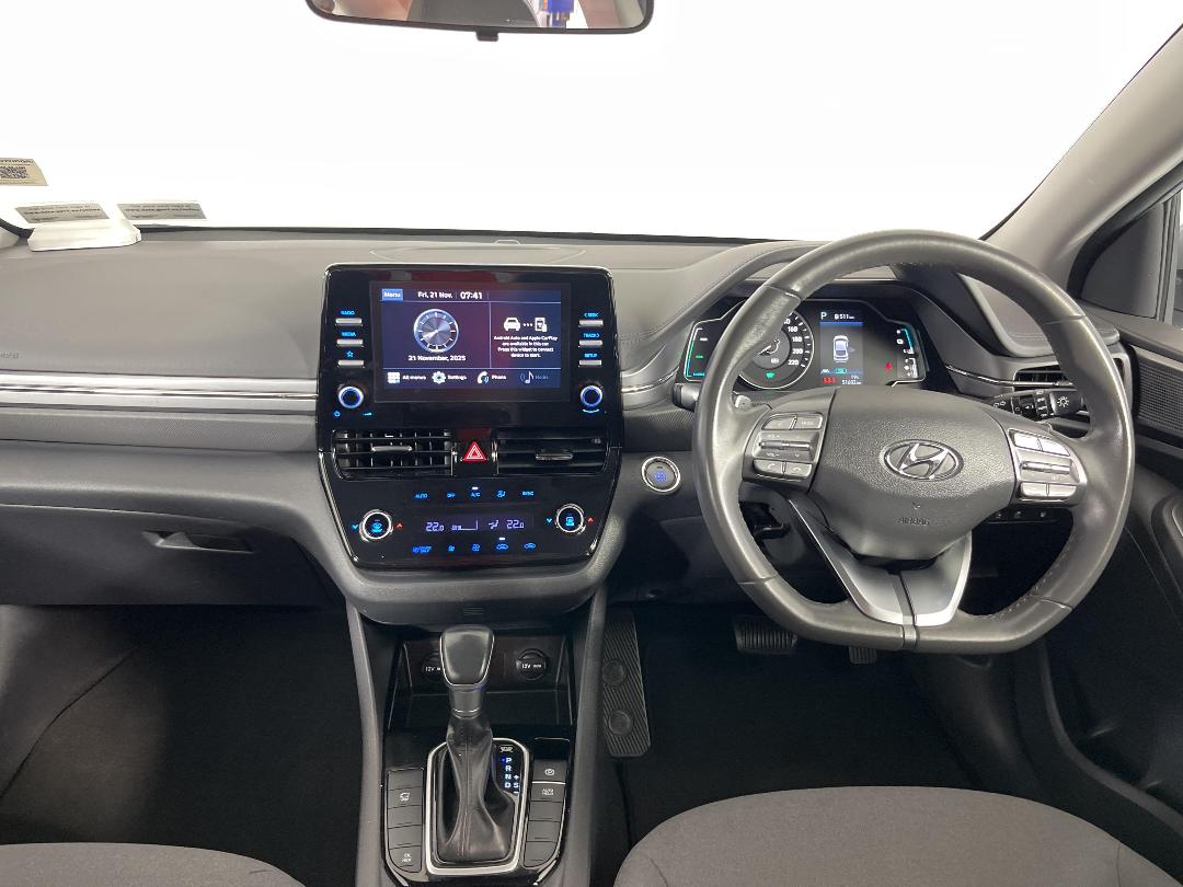 Photo '17' of Hyundai Ioniq Photo '17' of Hyundai Ioniq