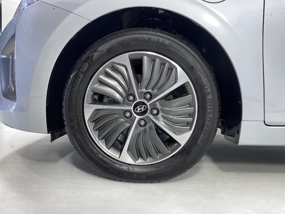 Photo '10' of Hyundai Ioniq