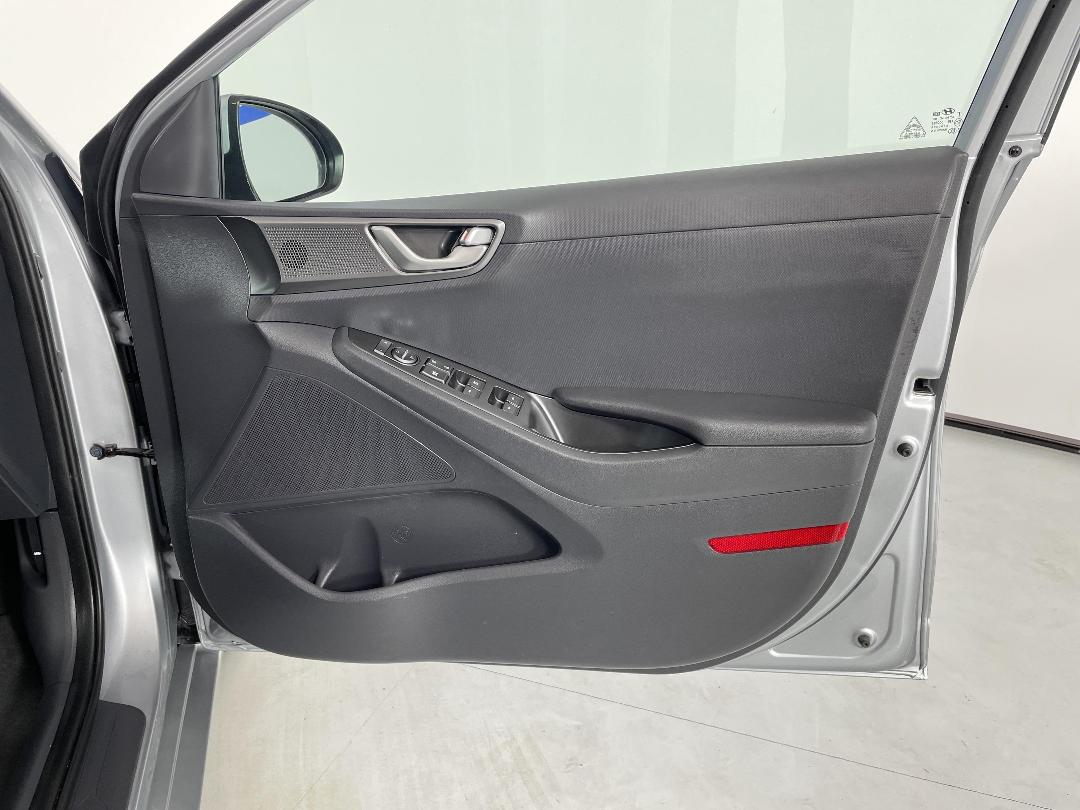 Photo '15' of Hyundai Ioniq