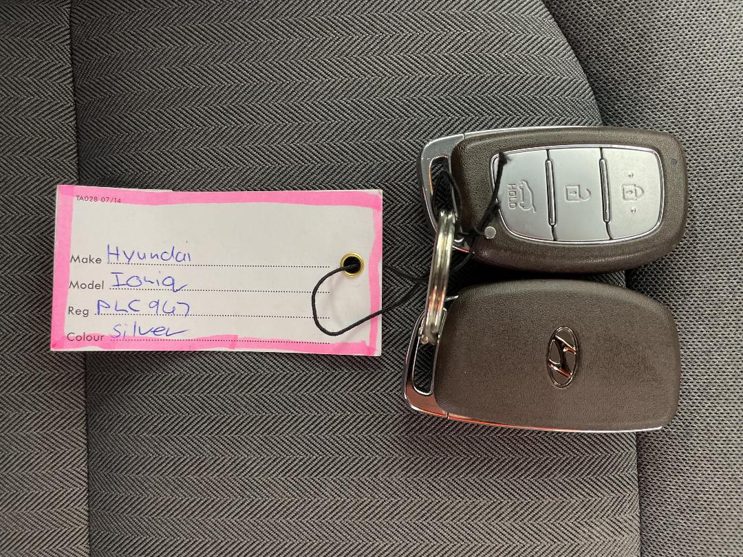 Photo '22' of Hyundai Ioniq