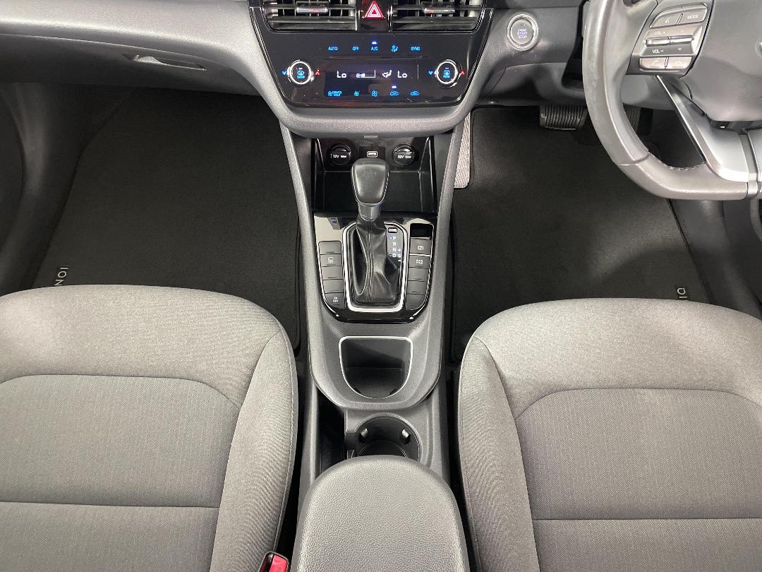 Photo '18' of Hyundai Ioniq