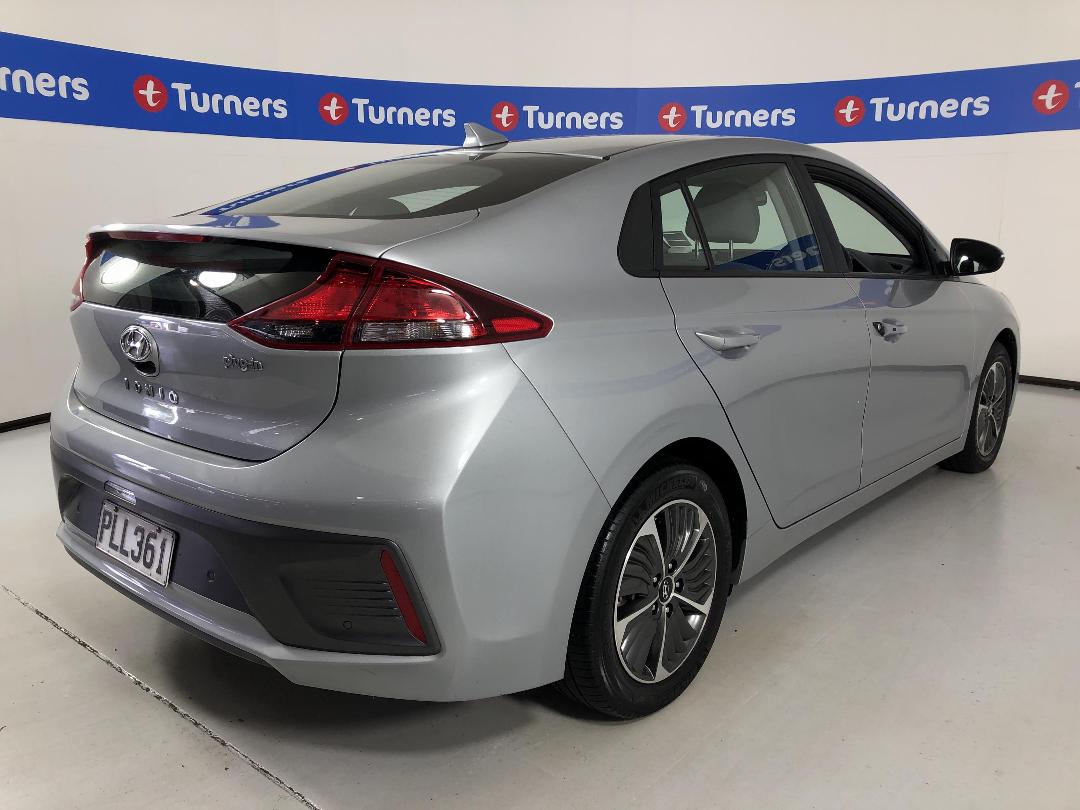 Photo '7' of Hyundai Ioniq Photo '7' of Hyundai Ioniq