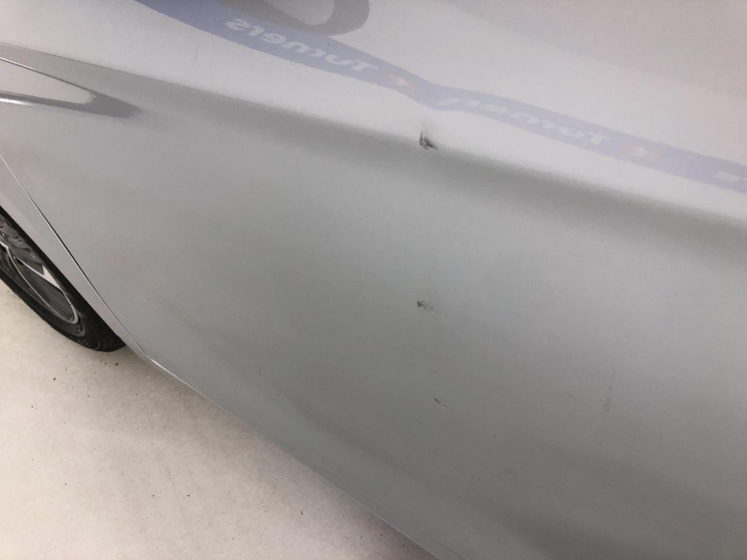 Photo '26' of Hyundai Ioniq Photo '26' of Hyundai Ioniq