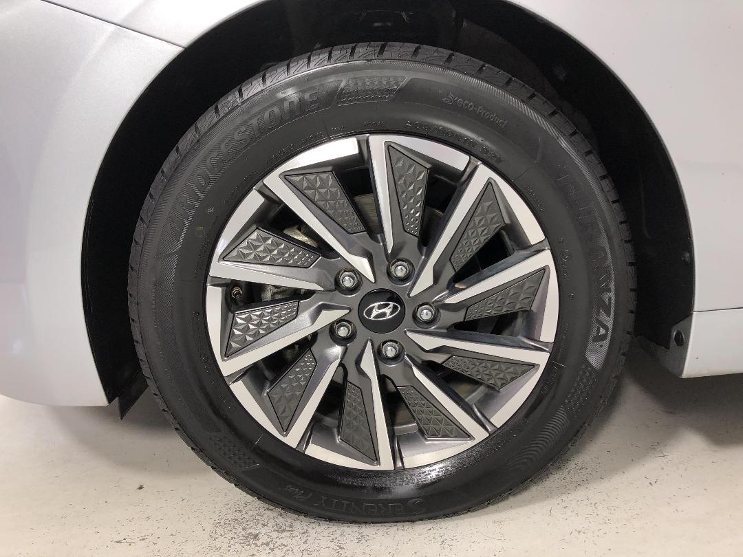 Photo '10' of Hyundai Ioniq