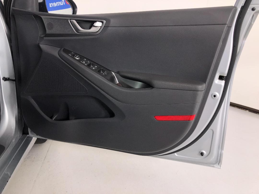 Photo '15' of Hyundai Ioniq