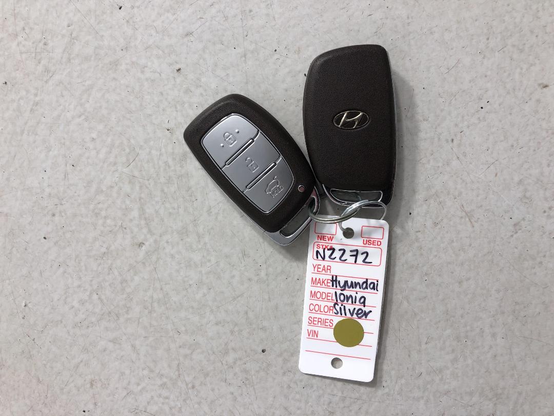 Photo '22' of Hyundai Ioniq