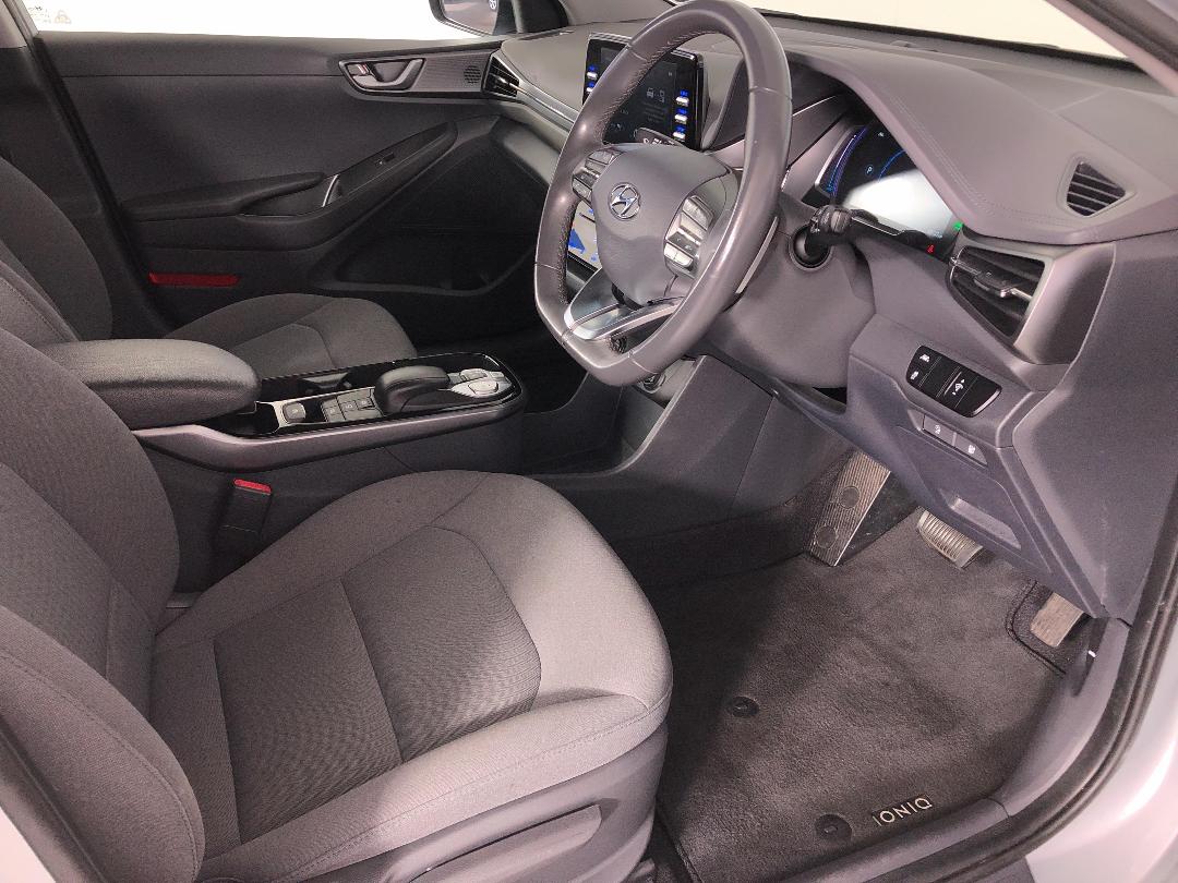 Photo '16' of Hyundai Ioniq