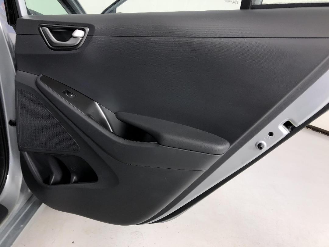 Photo '19' of Hyundai Ioniq