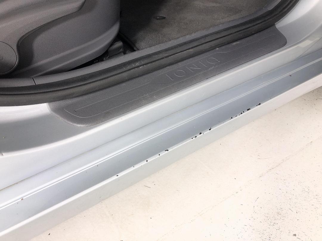 Photo '23' of Hyundai Ioniq