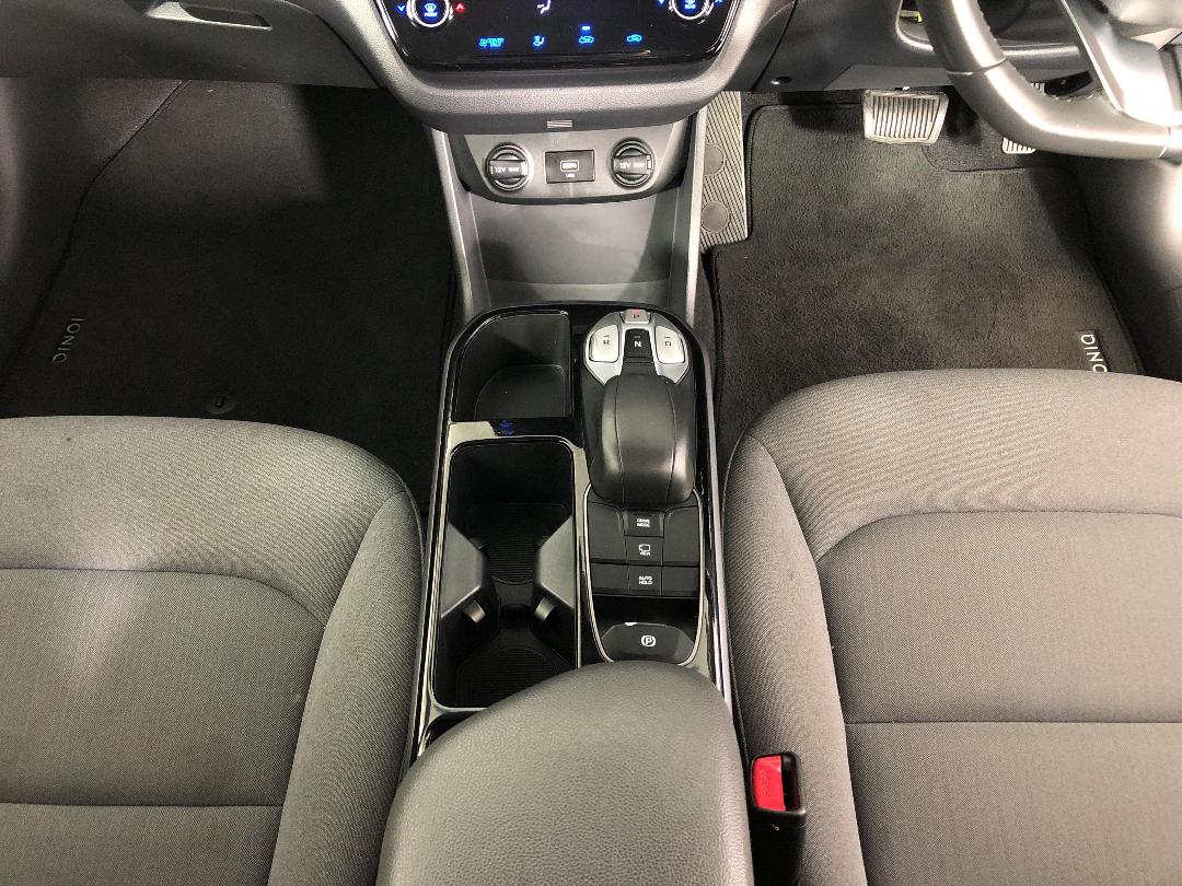 Photo '18' of Hyundai Ioniq