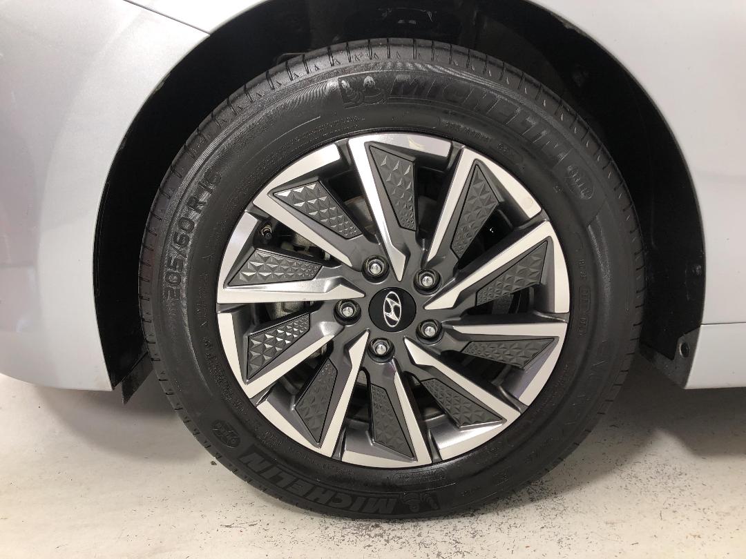 Photo '10' of Hyundai Ioniq