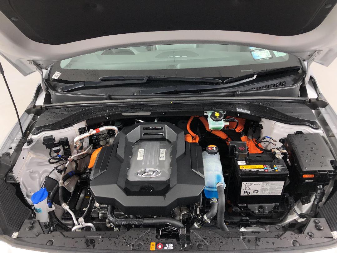 Photo '13' of Hyundai Ioniq