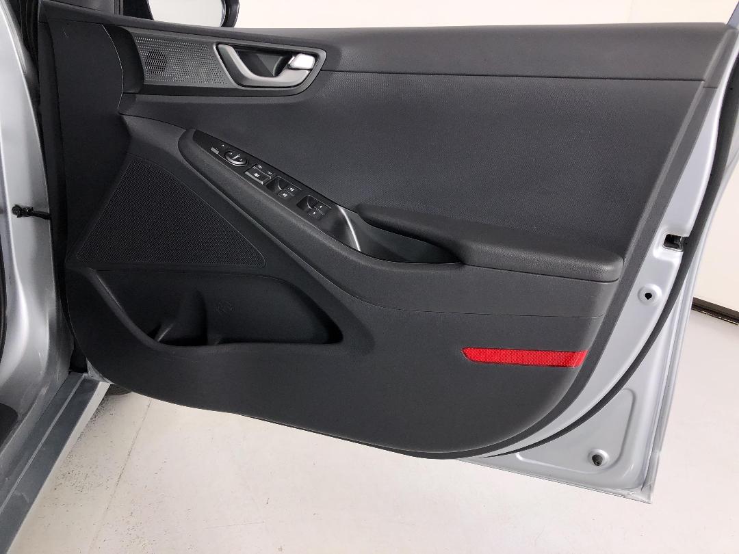 Photo '15' of Hyundai Ioniq