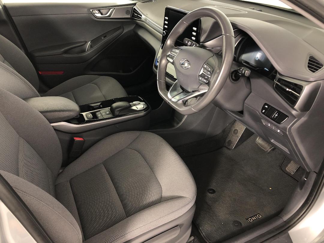 Photo '16' of Hyundai Ioniq