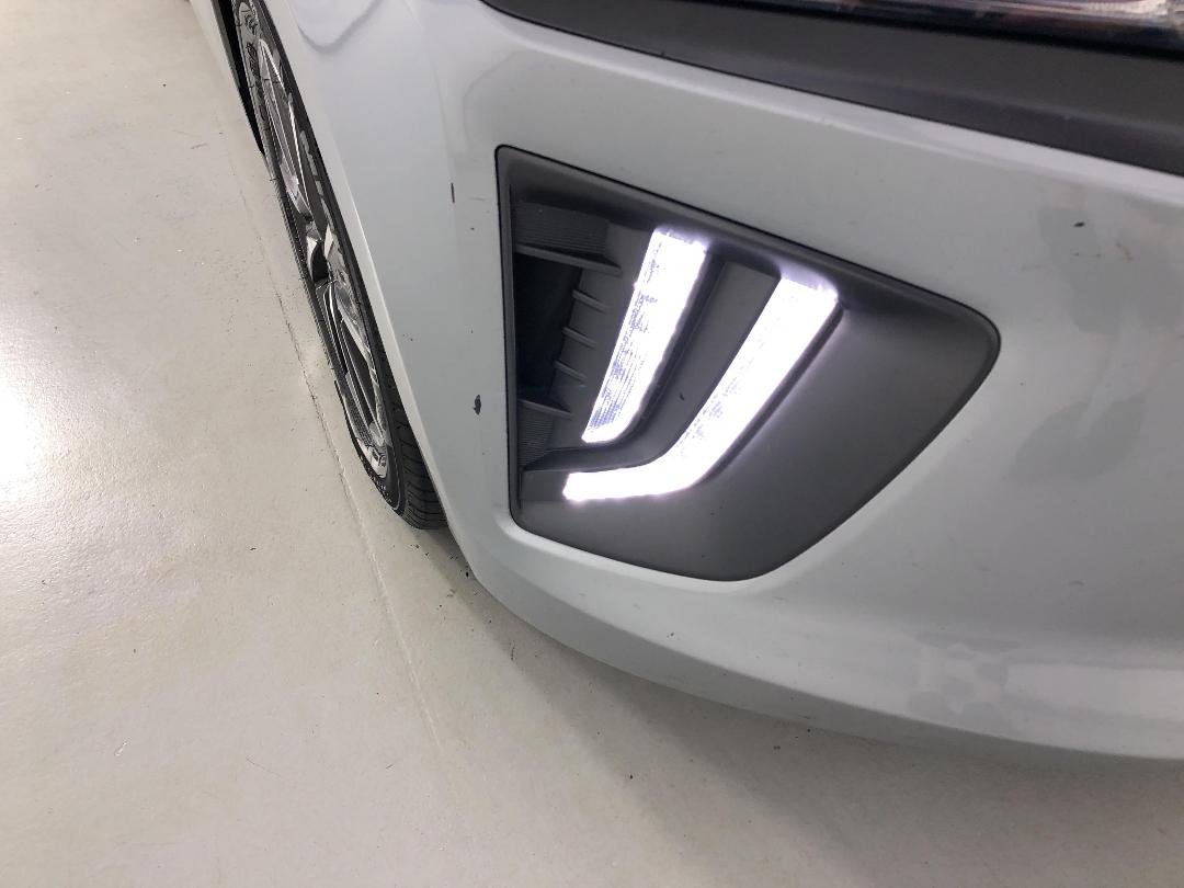 Photo '23' of Hyundai Ioniq