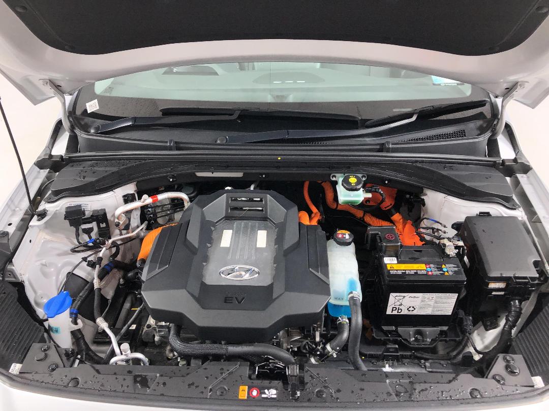 Photo '13' of Hyundai Ioniq